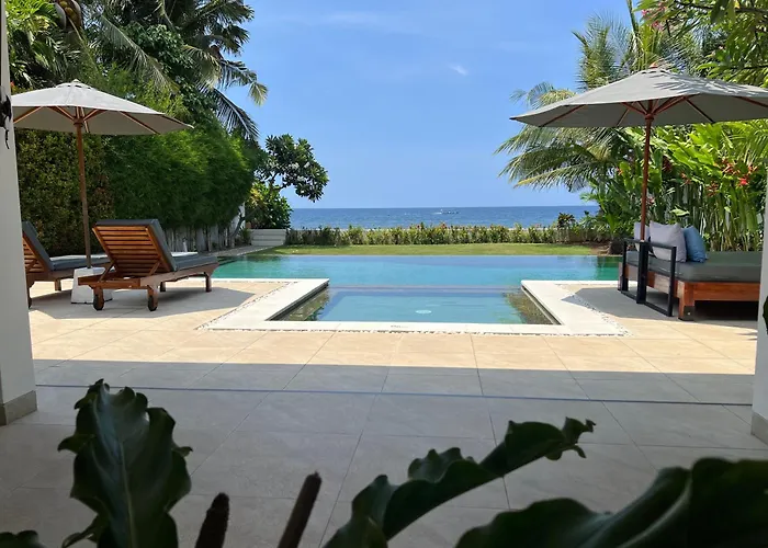 Serenity Beachfront Bali Villa Pengastulan