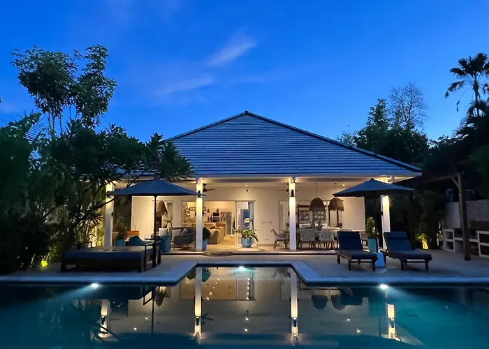 Serenity Beachfront Bali * Pengastulan