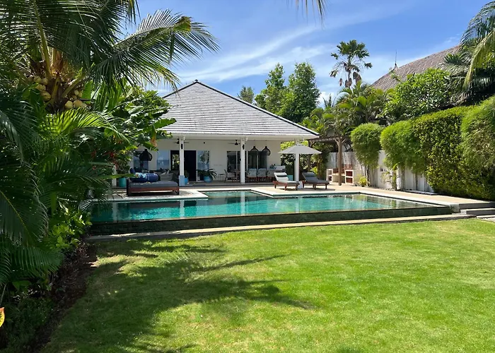 Villa Serenity Beachfront Bali Pengastulan